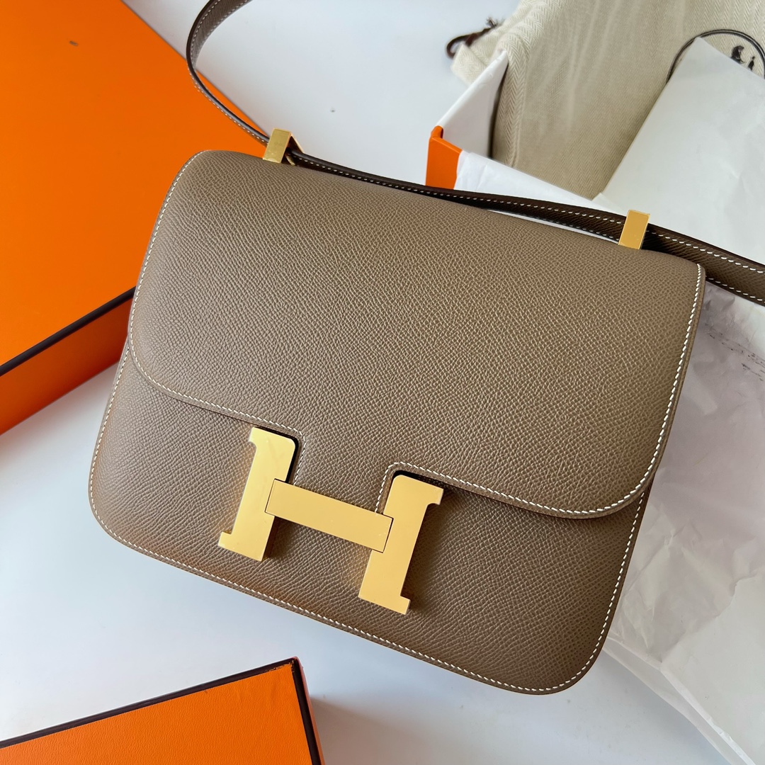 Hermes Constance 24cm Shoulder Bag In Etoupe Epsom Leather